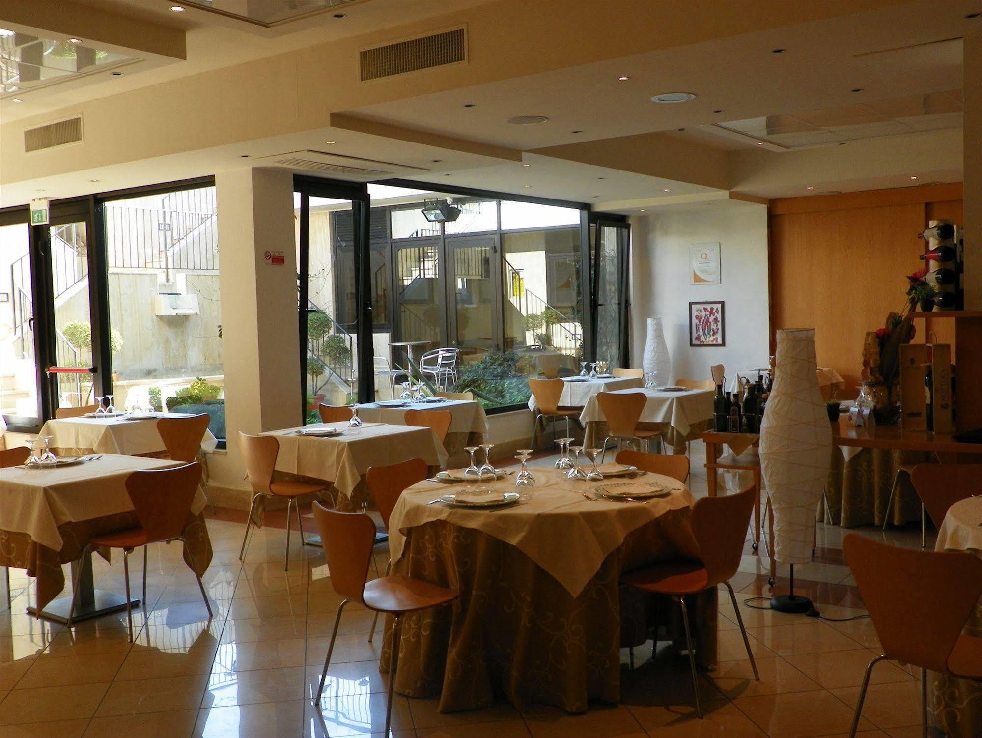 Hotel Planet Arezzo Exterior foto